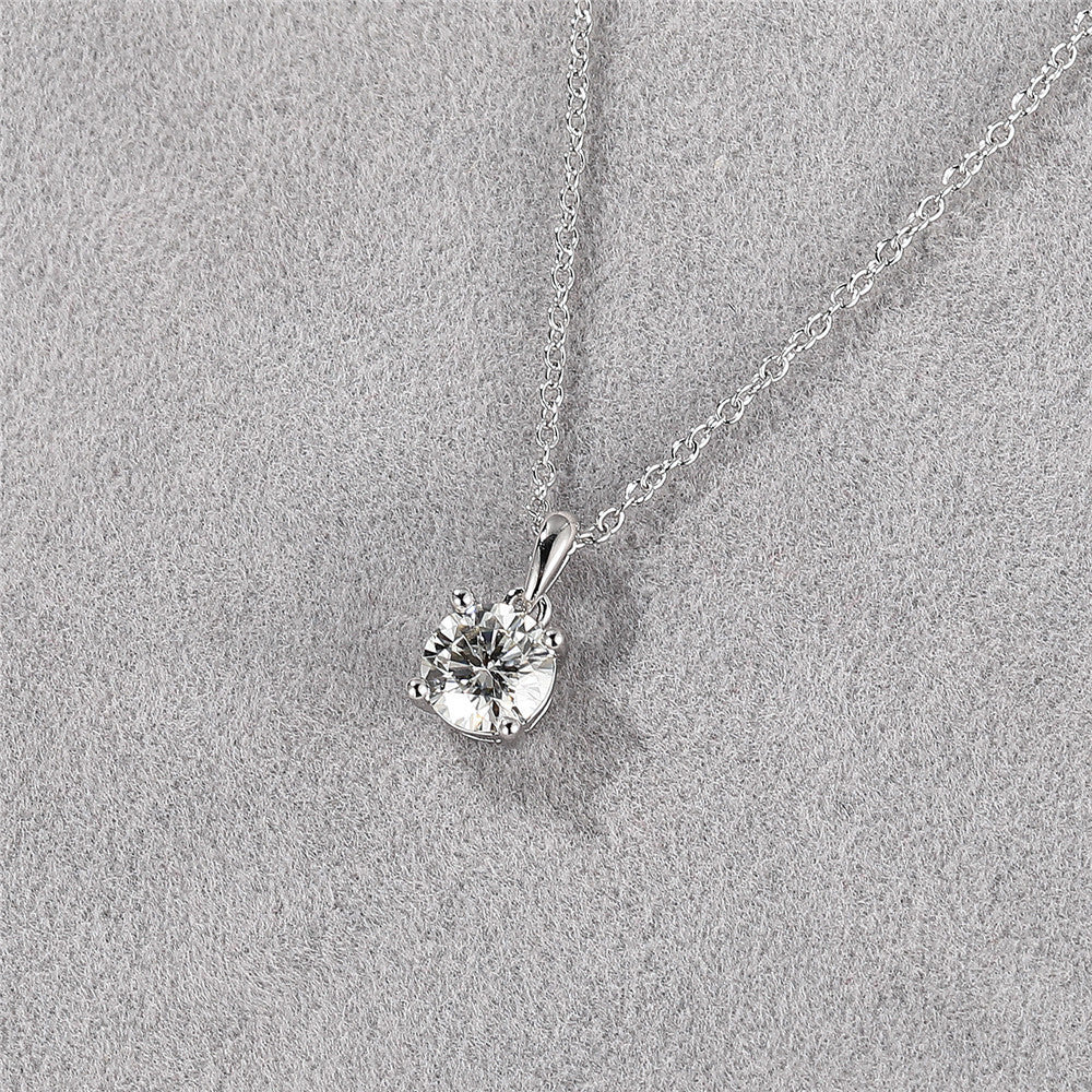 Women's Moissanite Four-claw Pendant Necklace