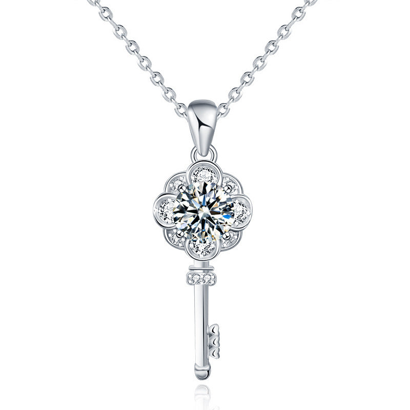 Women's Sterling Silver Personality Moissanite Pendant Necklace