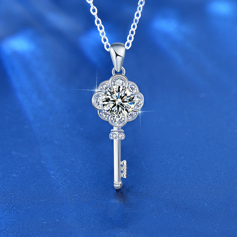 Women's Sterling Silver Personality Moissanite Pendant Necklace