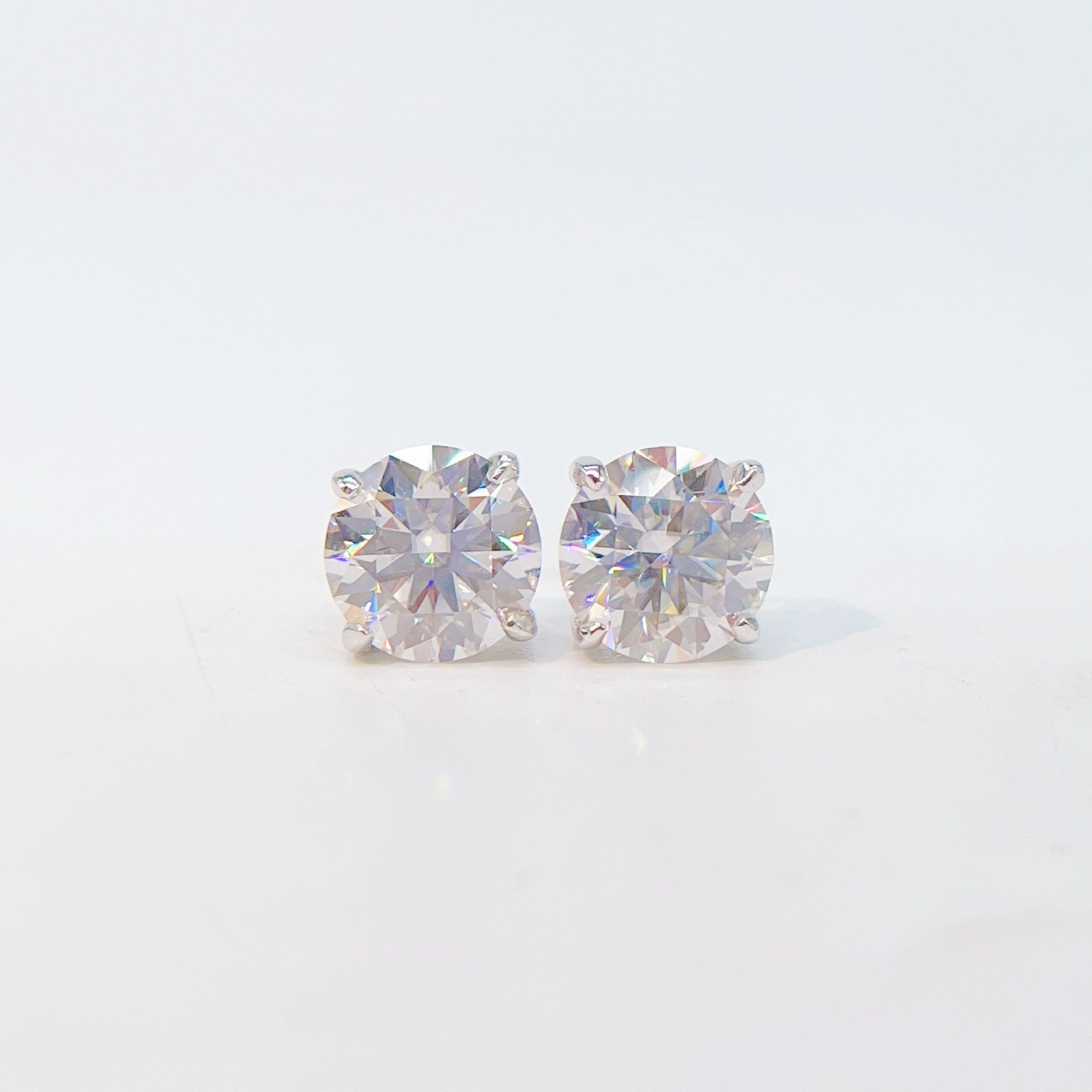 925 Silver Moissanite Stud Earrings Classic Four-claw D Color Single Stone Earrings