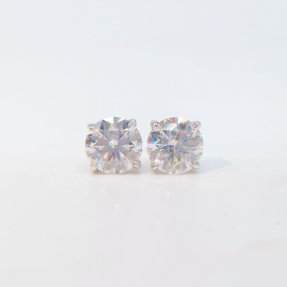 925 Silver Moissanite Stud Earrings Classic Four-claw D Color Single Stone Earrings